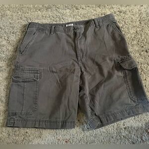Men’s Izod Shorts Size 38 Gray Summer Pockets Cool Breezy Hike Camp Work Daily